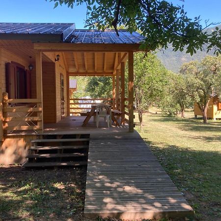 Camping, Hotel De Plein Air Les Cariamas Chateauroux-les-Alpes Exterior foto