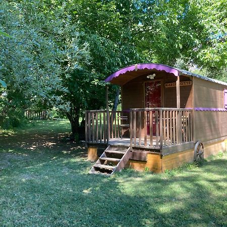 Camping, Hotel De Plein Air Les Cariamas Chateauroux-les-Alpes Exterior foto