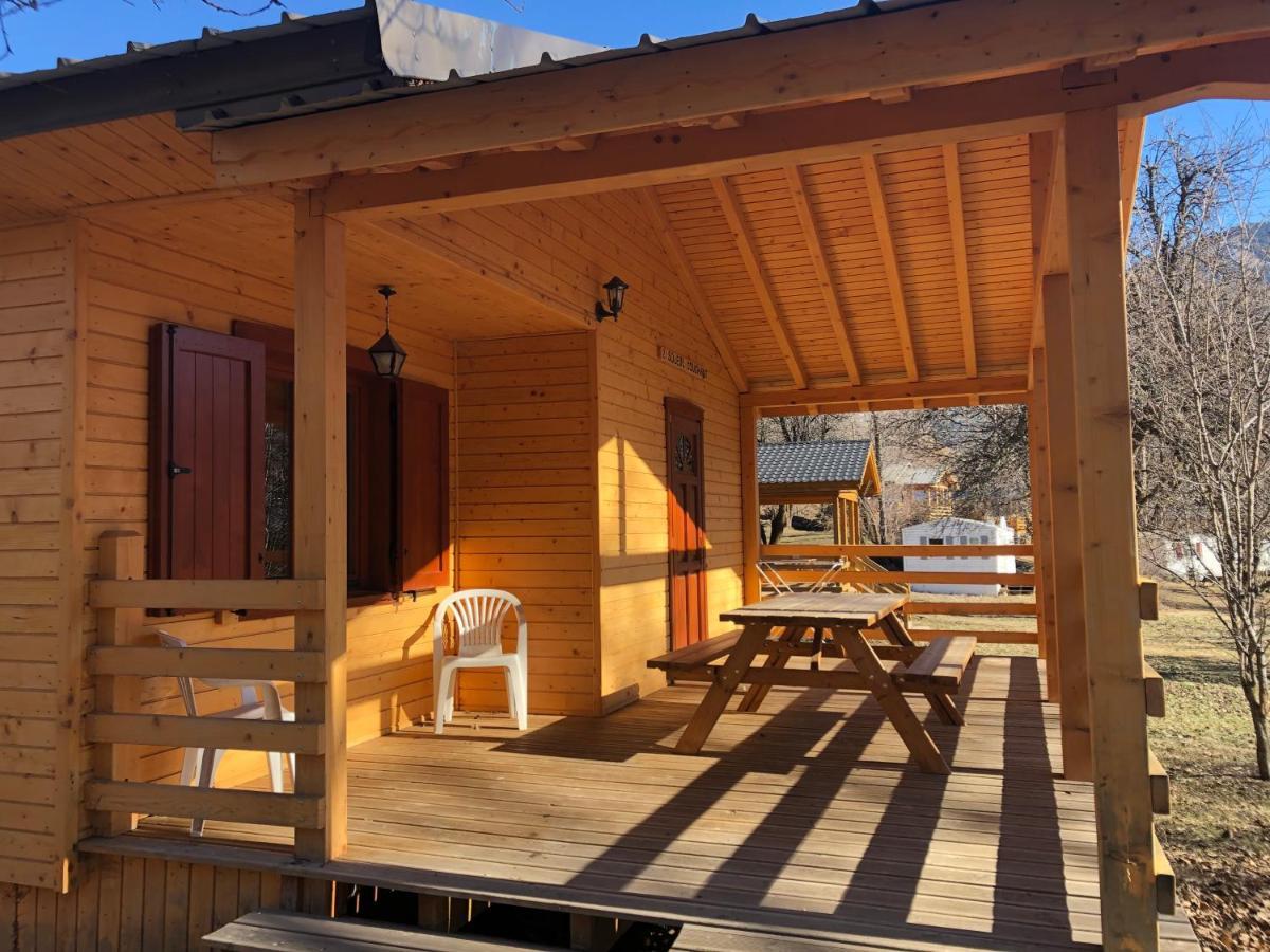 Camping, Hotel De Plein Air Les Cariamas Chateauroux-les-Alpes Exterior foto