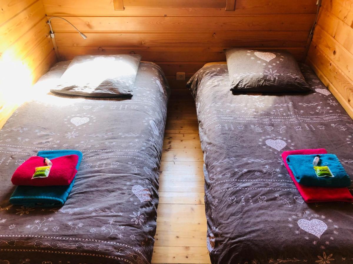 Camping, Hotel De Plein Air Les Cariamas Chateauroux-les-Alpes Exterior foto