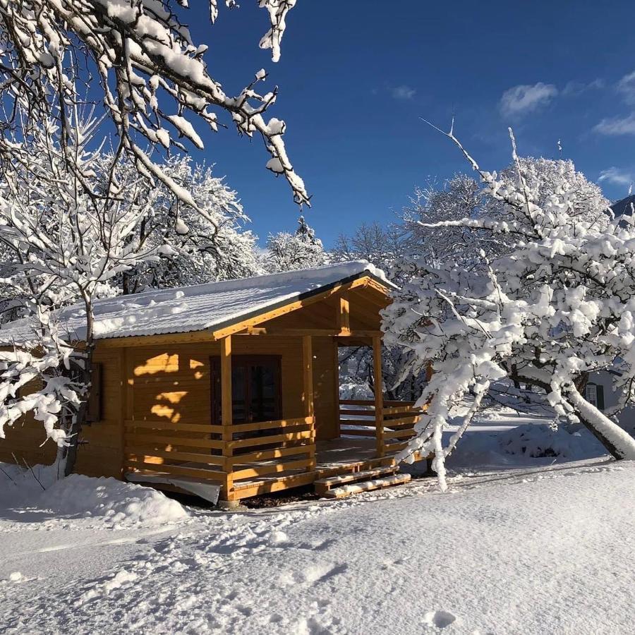 Camping, Hotel De Plein Air Les Cariamas Chateauroux-les-Alpes Exterior foto
