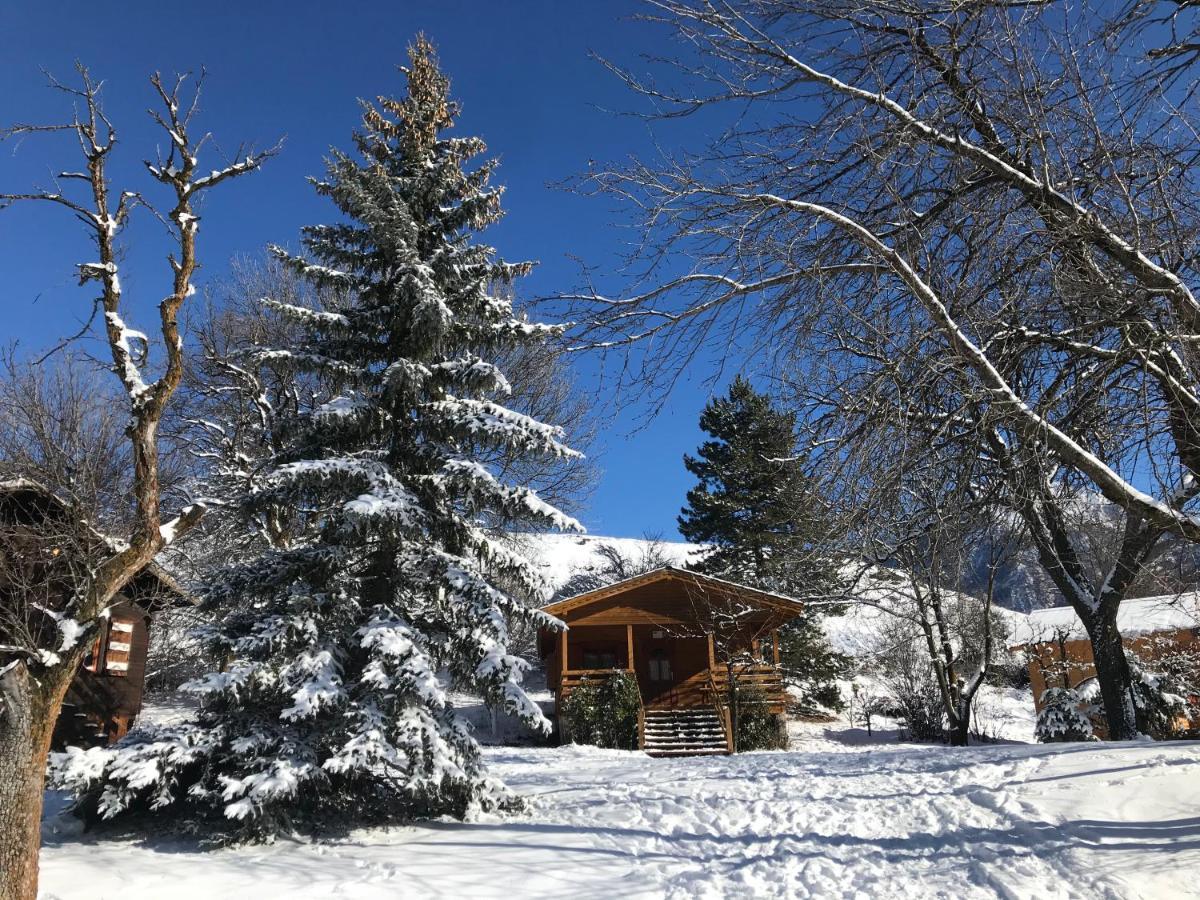 Camping, Hotel De Plein Air Les Cariamas Chateauroux-les-Alpes Exterior foto