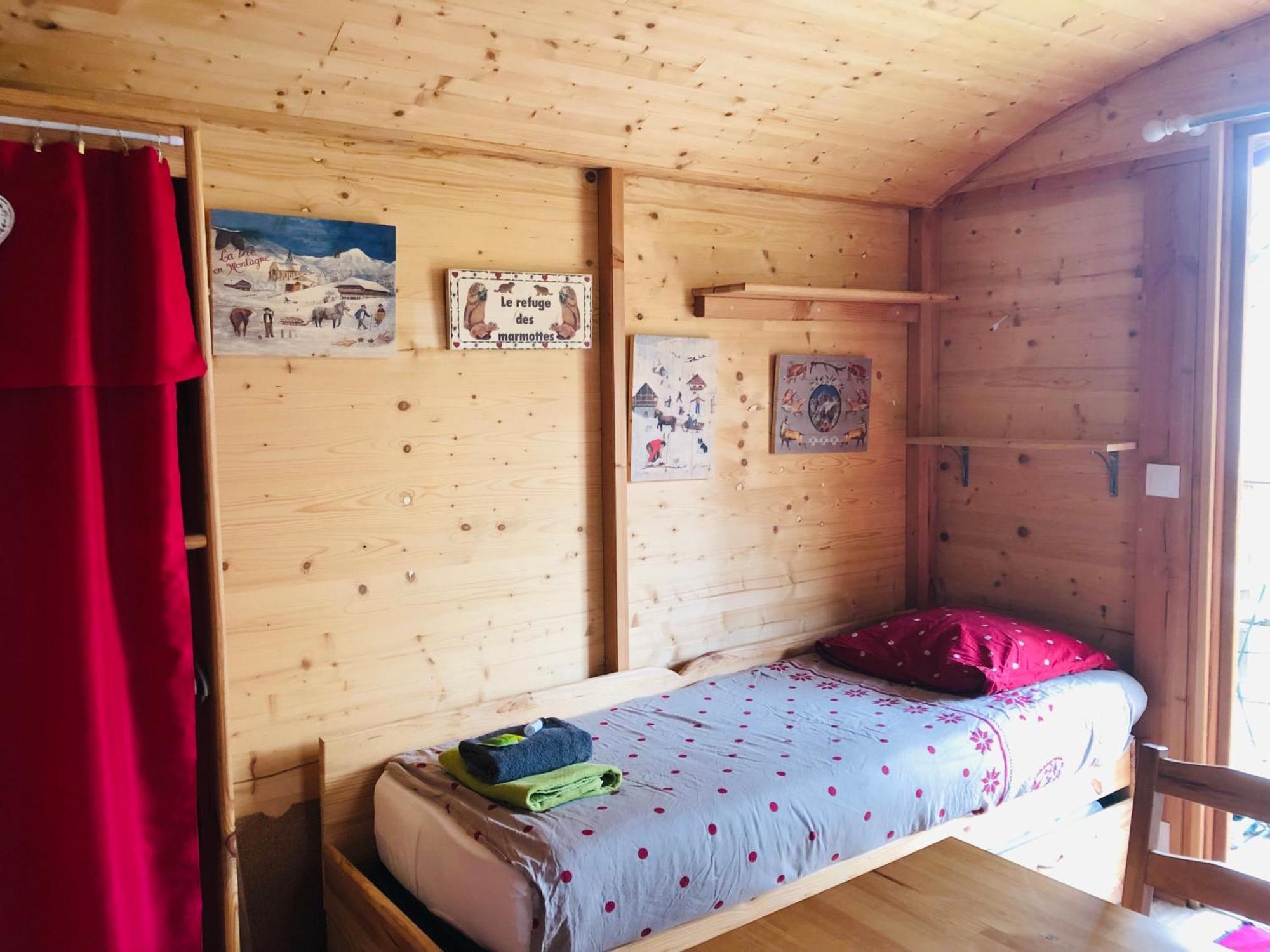 Camping, Hotel De Plein Air Les Cariamas Chateauroux-les-Alpes Exterior foto