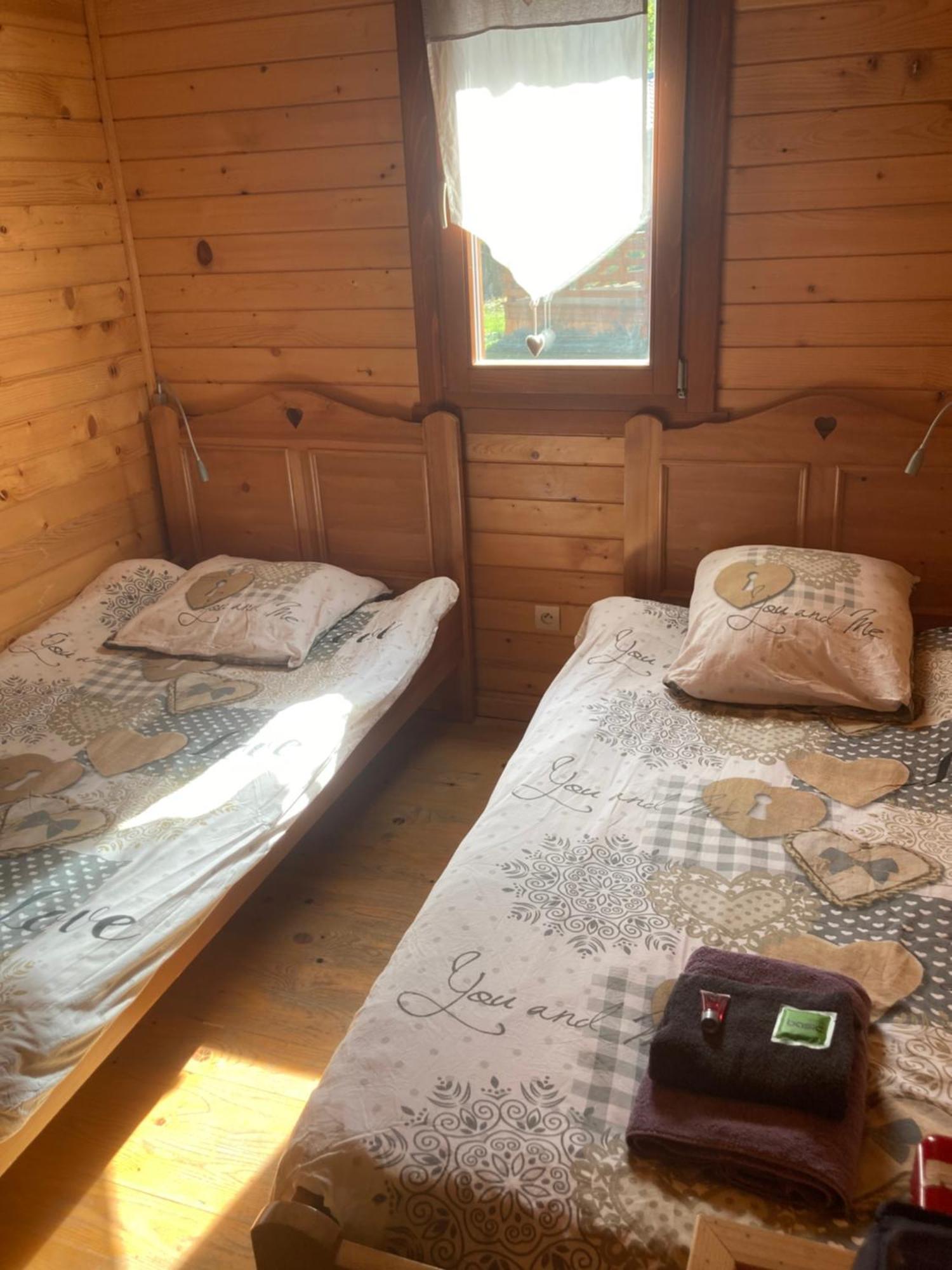 Camping, Hotel De Plein Air Les Cariamas Chateauroux-les-Alpes Exterior foto