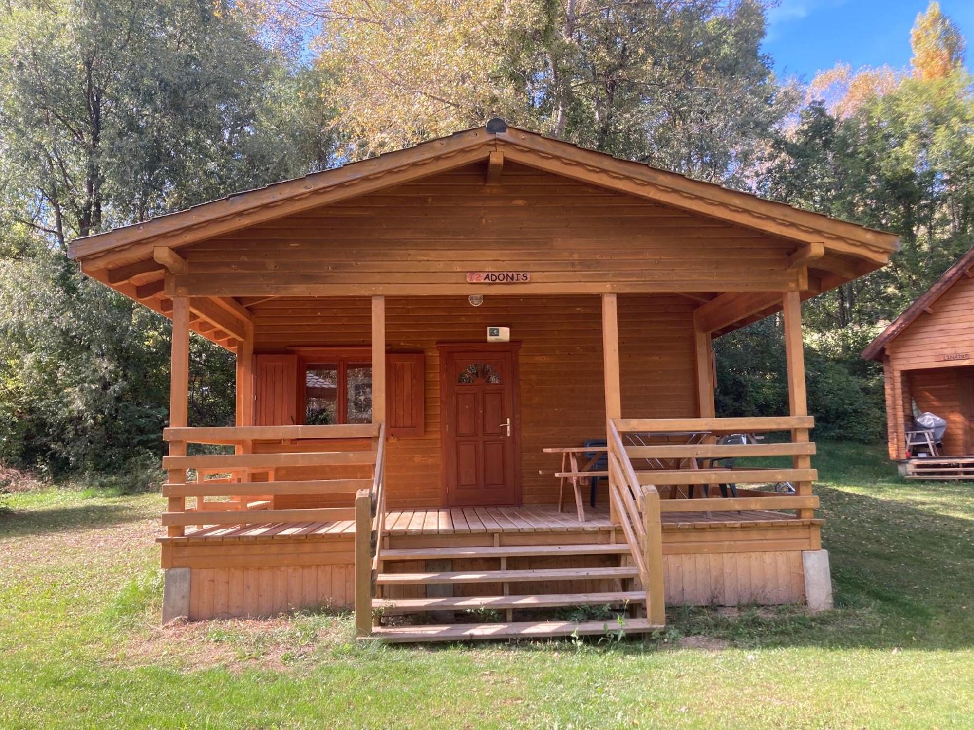 Camping, Hotel De Plein Air Les Cariamas Chateauroux-les-Alpes Exterior foto