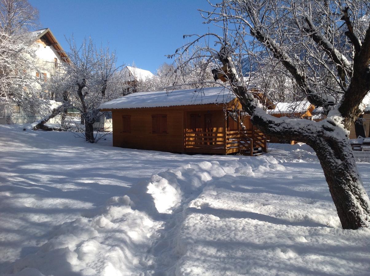 Camping, Hotel De Plein Air Les Cariamas Chateauroux-les-Alpes Exterior foto