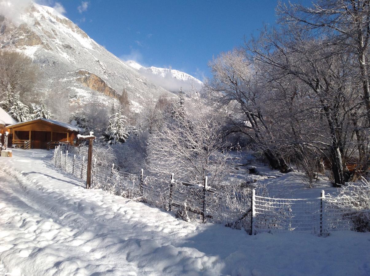 Camping, Hotel De Plein Air Les Cariamas Chateauroux-les-Alpes Exterior foto