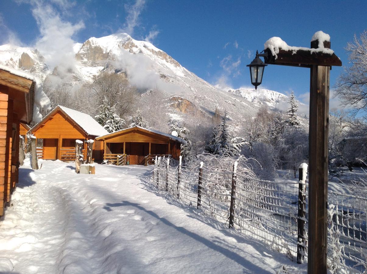 Camping, Hotel De Plein Air Les Cariamas Chateauroux-les-Alpes Exterior foto