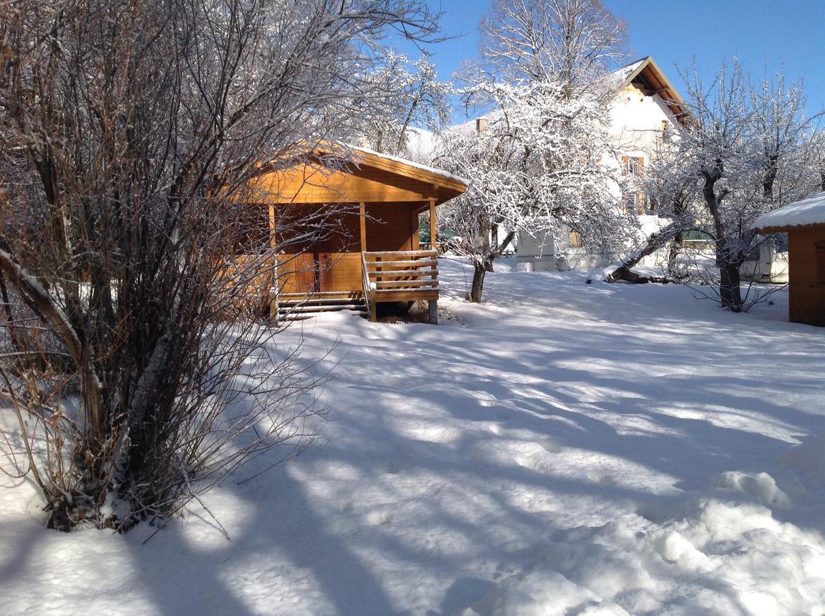 Camping, Hotel De Plein Air Les Cariamas Chateauroux-les-Alpes Exterior foto